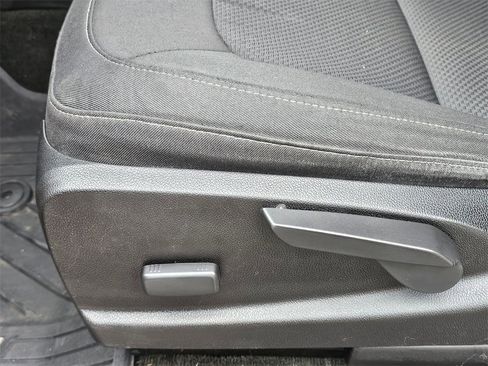 Used 2016 Chevrolet Colorado LT w/ LT Convenience Package image 19