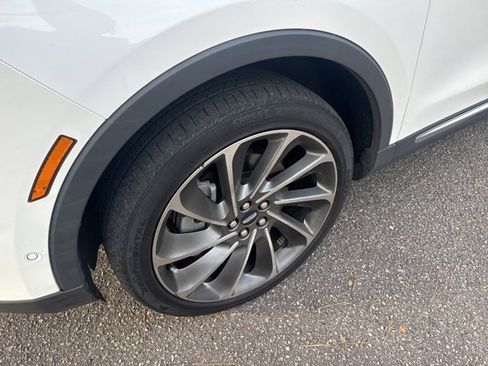 Used 2022 Lincoln Nautilus Reserve w/ Equipment Group 201A image 9