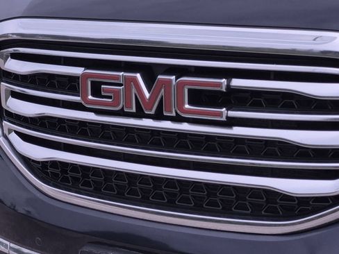 Used 2017 GMC Acadia SLT AWD/4WD image 12