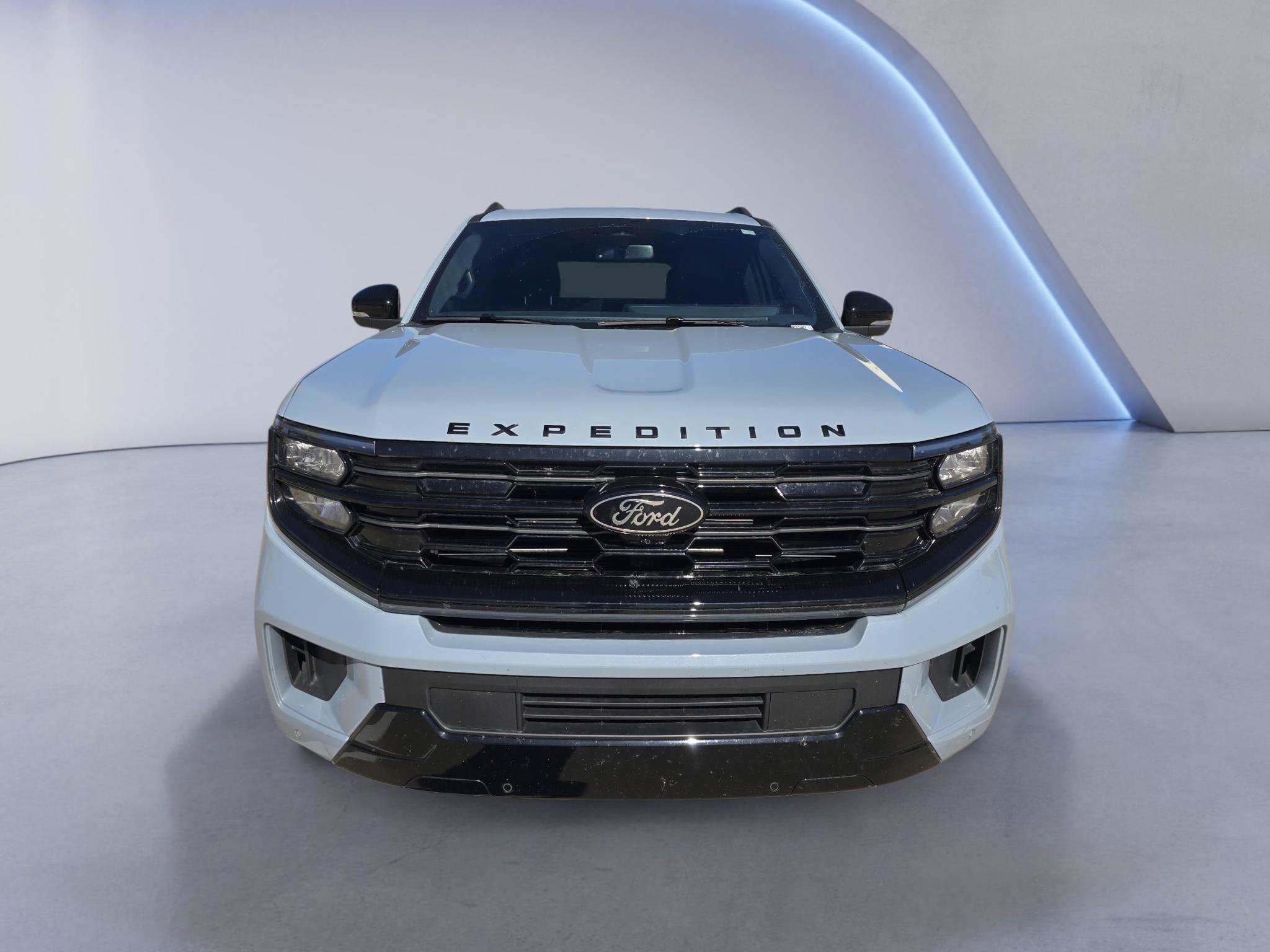 Used 2026 Ford Expedition Platinum w/ Stealth Performance Package AWD/4WD image 8