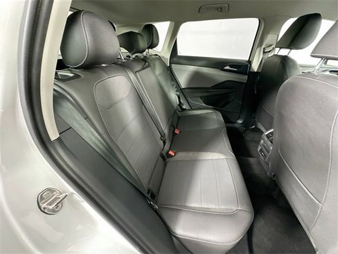 Used 2024 Volkswagen Taos SE image 27