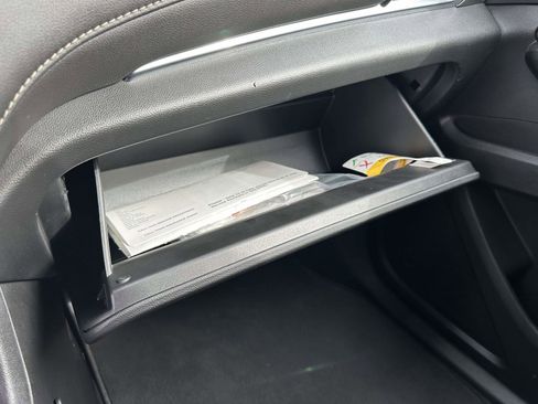 Used 2023 Chevrolet Traverse LT image 36