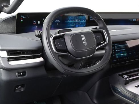 New 2026 Lincoln Navigator Reserve AWD/4WD image 11