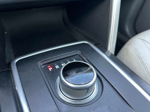 Used 2016 Land Rover Discovery Sport HSE image 30