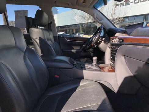 Used 2017 Lexus LX 570 4WD image 34