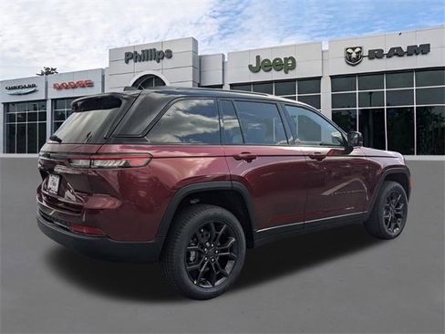 New 2025 Jeep Grand Cherokee Limited image 4