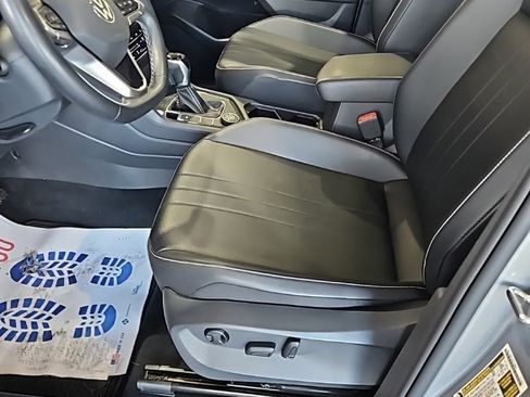 Used 2022 Volkswagen Tiguan SE image 27