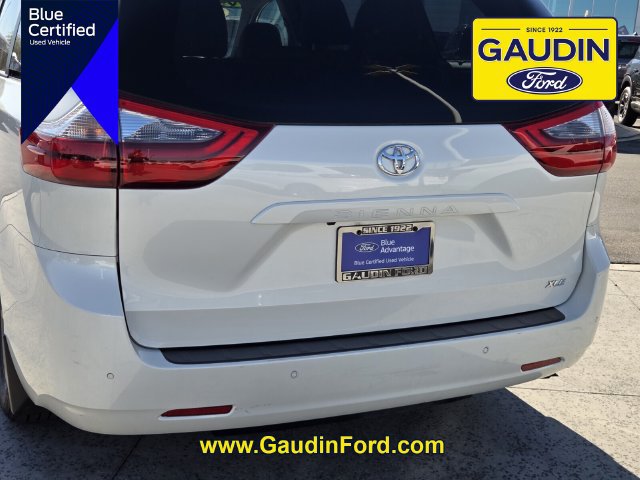 Used 2020 Toyota Sienna XLE w/ XLE Navigation Package FWD image 6