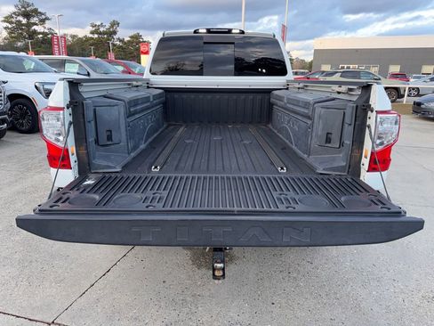 Used 2018 Nissan Titan PRO-4X w/ Pro-4x Convenience Package image 24