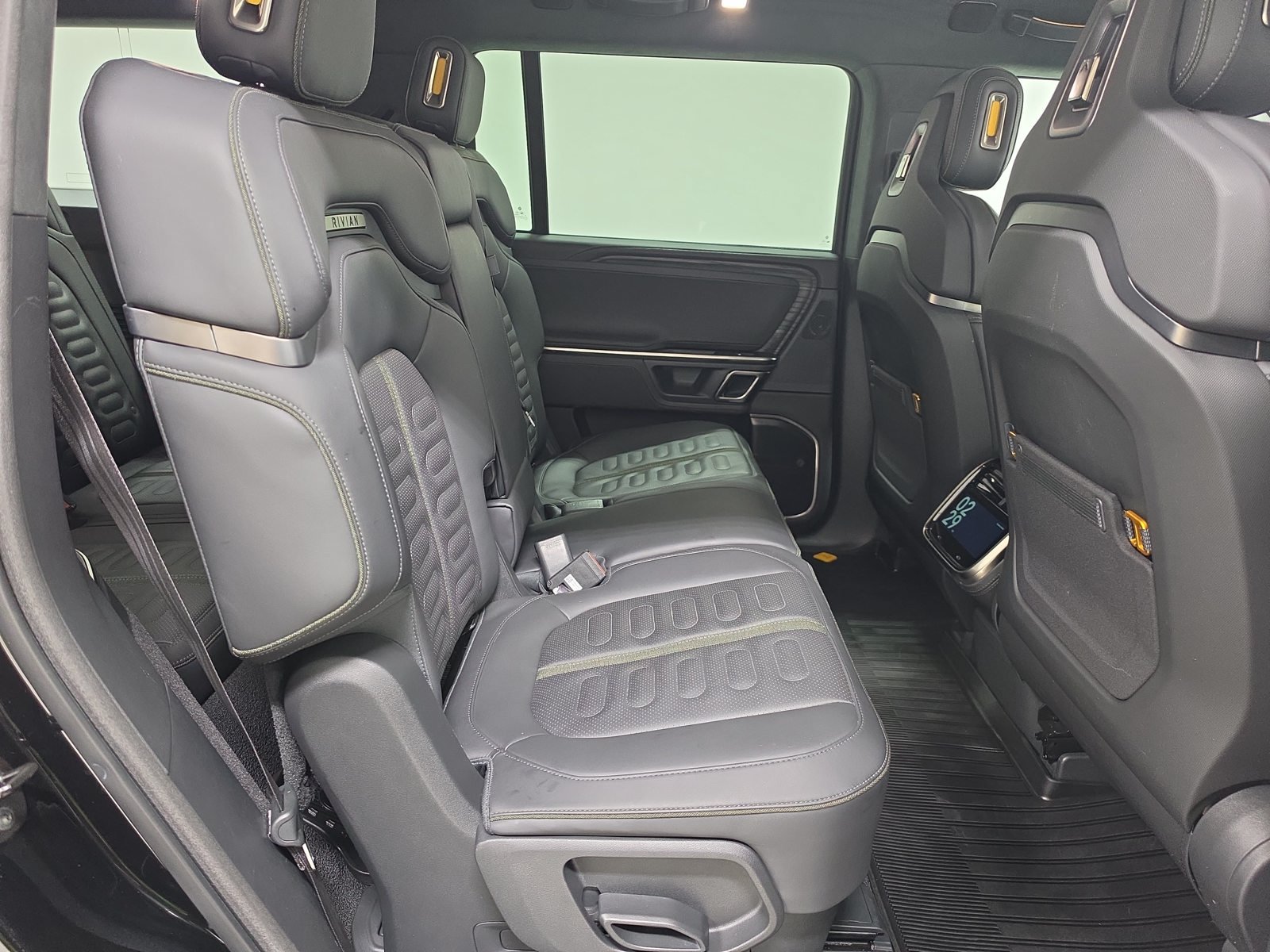 Used 2023 Rivian R1S Adventure Dual AWD/4WD image 23