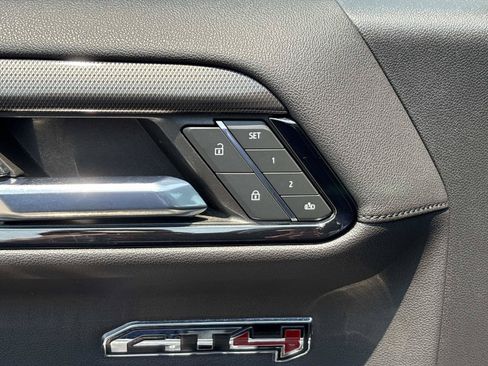 Used 2023 GMC Sierra 1500 AT4 w/ AT4 Premium Package AWD/4WD image 12