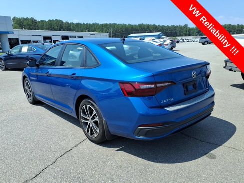 Used 2023 Volkswagen Jetta Sport FWD image 3