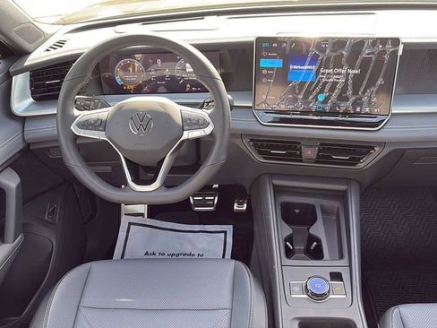 New 2026 Volkswagen Tiguan SE R-Line AWD/4WD image 9