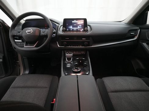 Certified 2025 Nissan Rogue SV image 5
