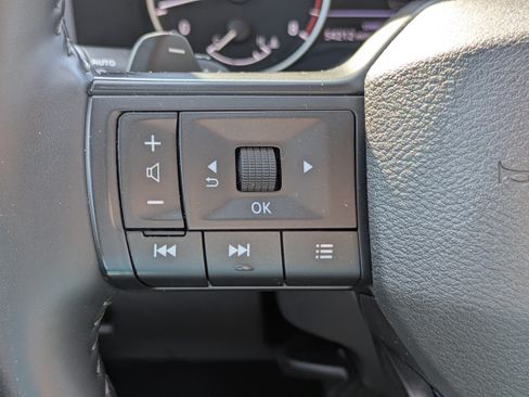 Used 2025 Nissan Rogue SV FWD image 13