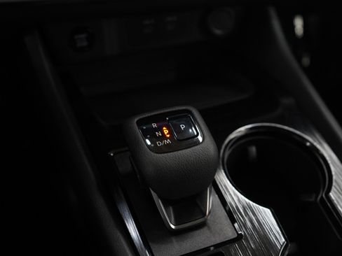 Used 2025 Nissan Rogue SV image 24