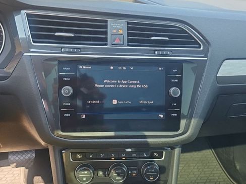 Used 2020 Volkswagen Tiguan SE AWD/4WD image 22