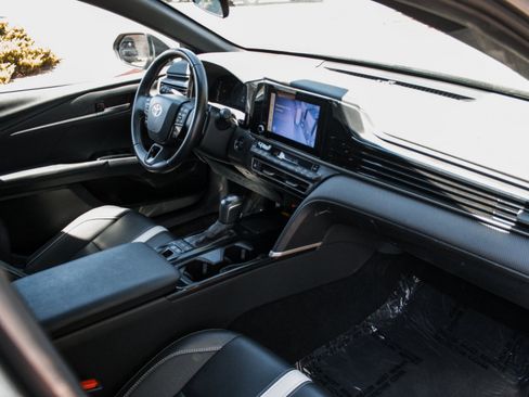 Used 2025 Toyota Camry SE FWD image 27