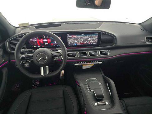 New 2026 Mercedes-Benz GLS 580 4MATIC image 18