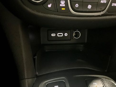 Used 2022 Chevrolet Equinox LT image 16