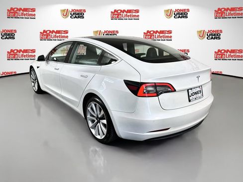 Used 2020 Tesla Model 3 Standard Range RWD image 2