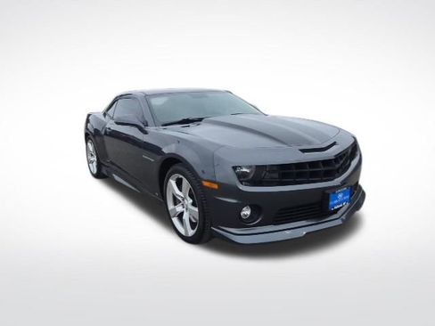 Used 2010 Chevrolet Camaro SS w/ LPO, Ground Effects Package image 3