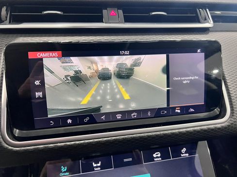 Used 2018 Land Rover Range Rover Velar S AWD/4WD image 31