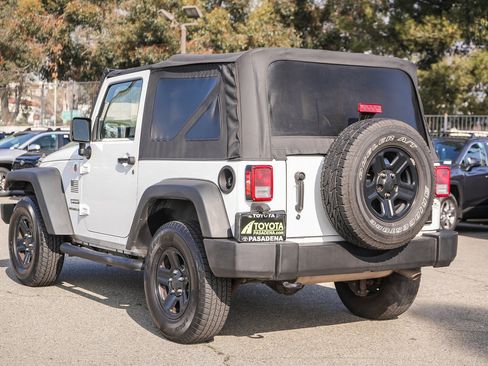 Used 2015 Jeep Wrangler Sport image 8