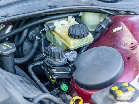 Used 2004 Ford Thunderbird Deluxe image 33