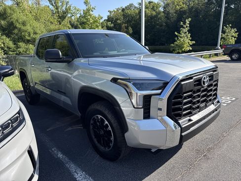 Used 2026 Toyota Tundra SR5 w/ TRD Off-Road Package AWD/4WD image 7