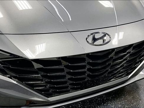 Used 2023 Hyundai Elantra Limited FWD image 29