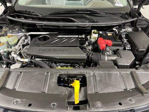 Used 2023 Nissan Rogue SV image 10