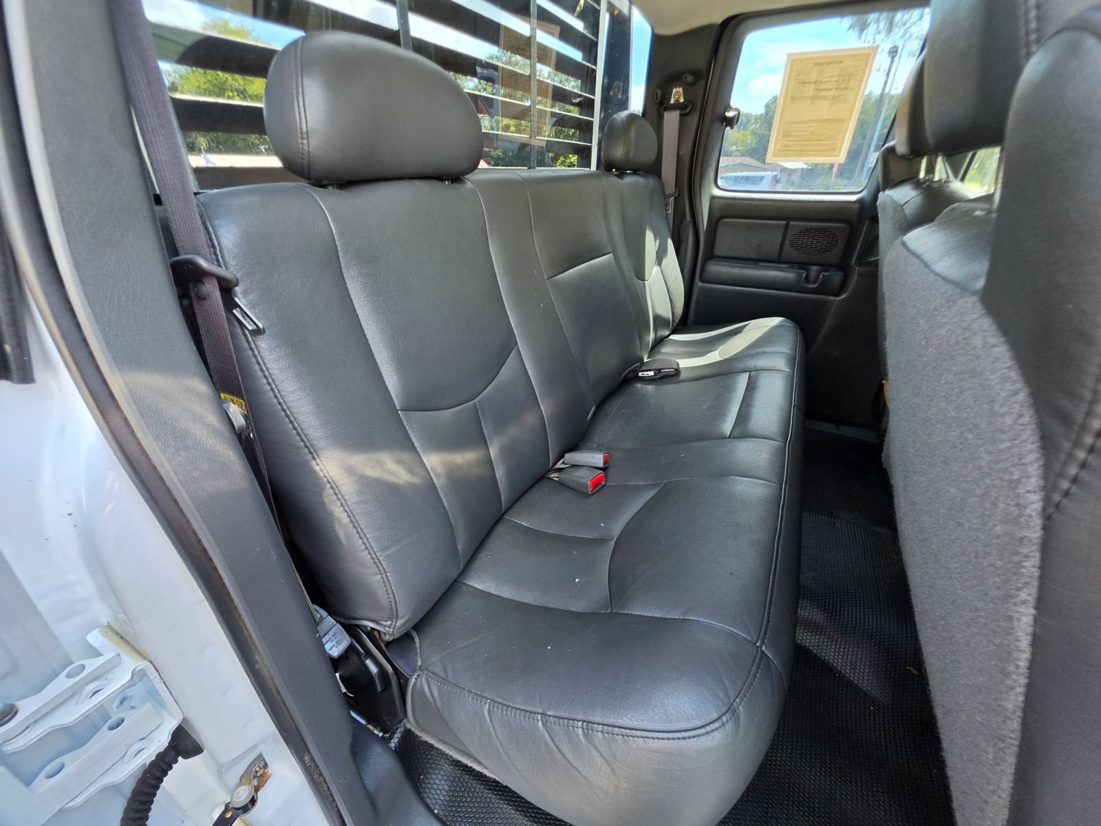Used 2004 Chevrolet Silverado 3500 4x4 Extended Cab w/ Heavy-Duty Power Package image 15