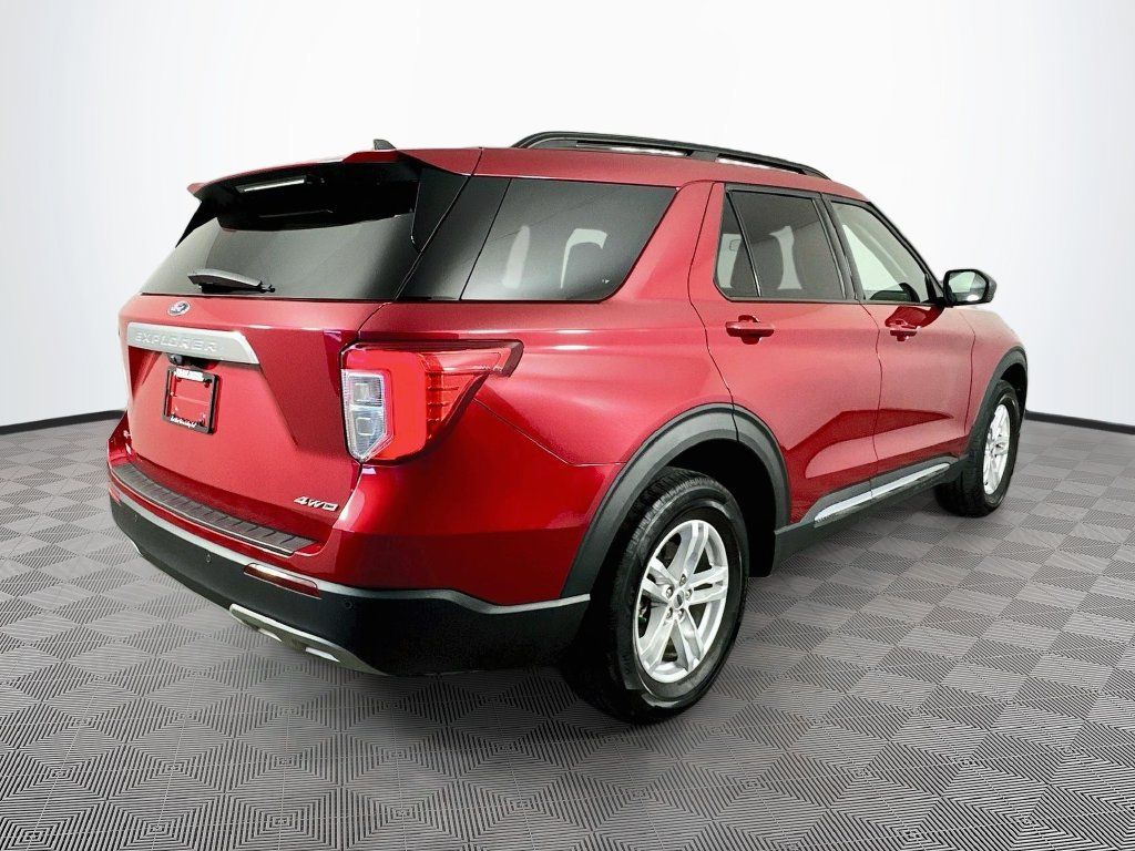 Used 2021 Ford Explorer XLT w/ Equipment Group 202A AWD/4WD image 10