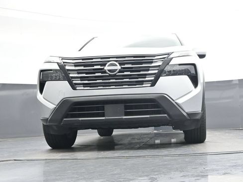 Used 2025 Nissan Rogue SV FWD image 41