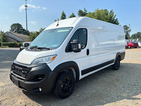 Used 2023 RAM ProMaster 3500 w/ Black Appearance Package FWD image 9