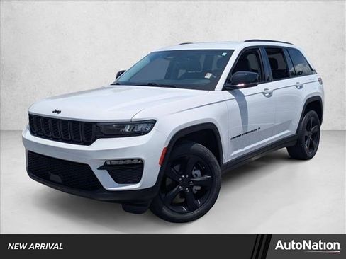 Used 2023 Jeep Grand Cherokee Limited w/ Black Appearance Package RWD image 1