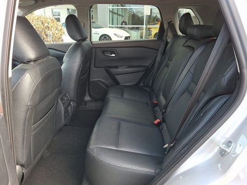 Used 2021 Nissan Rogue SV AWD/4WD image 10