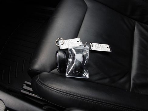 Used 2016 Tesla Model X 90D image 17