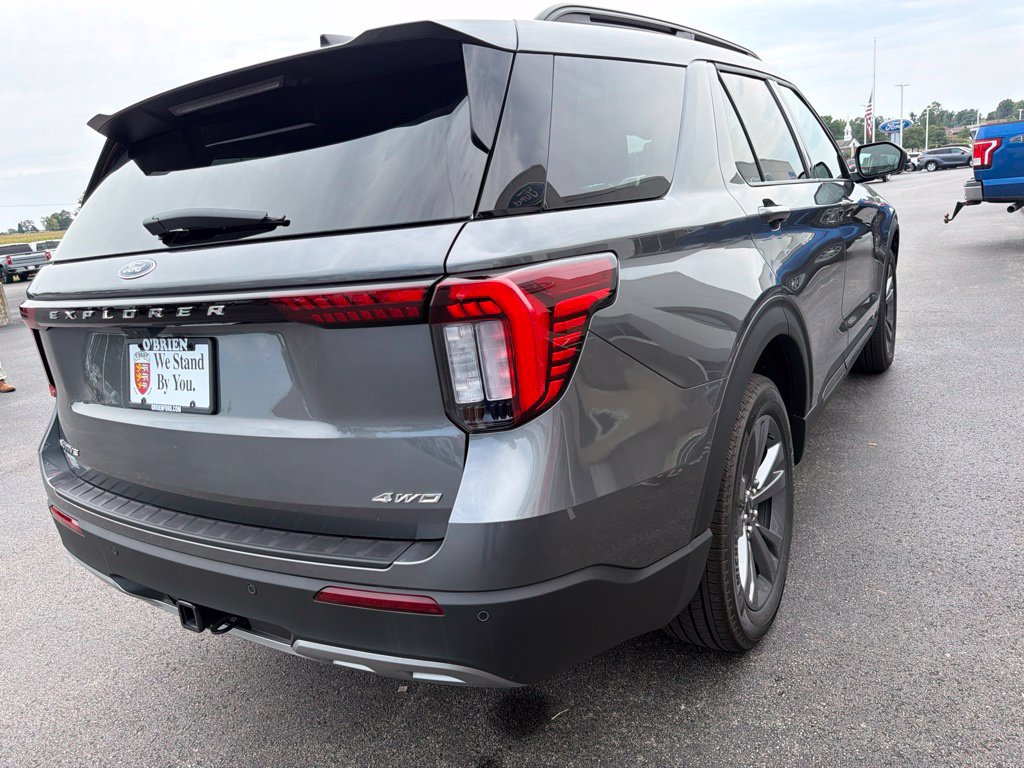 New 2026 Ford Explorer Active w/ Active Comfort Package AWD/4WD image 5