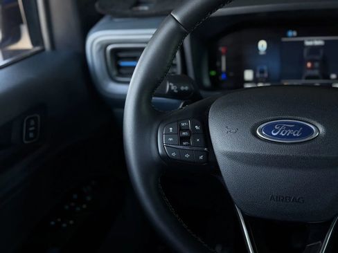 Used 2025 Ford Maverick Lobo AWD/4WD image 24