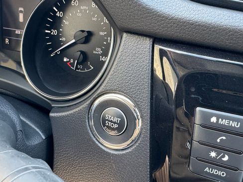 Used 2019 Nissan Rogue SV image 27