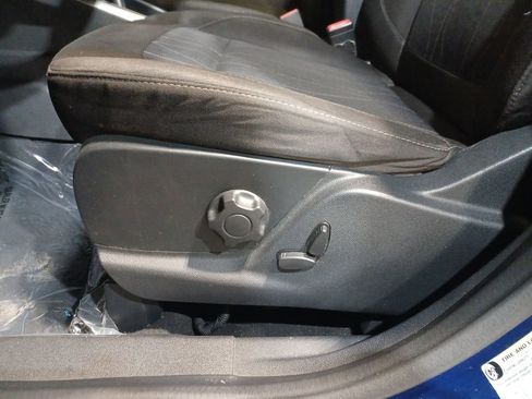 Used 2018 Ford EcoSport SE w/ SE Convenience Package image 14