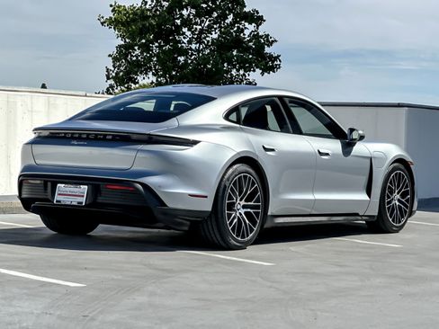 Certified 2021 Porsche Taycan image 8