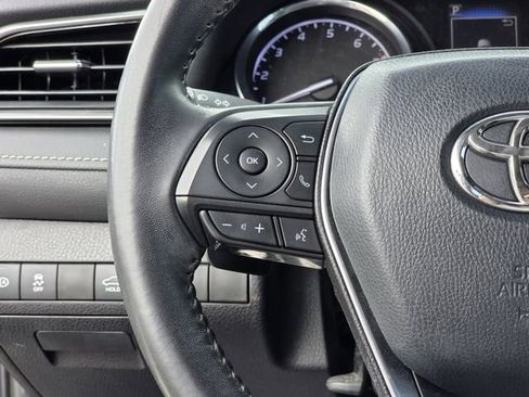 Used 2019 Toyota Camry SE FWD image 23