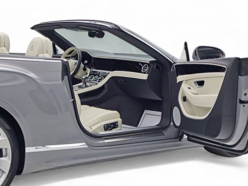 New 2026 Bentley Continental GTC image 17