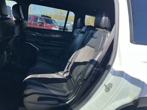 Used 2022 Jeep Grand Cherokee L Laredo AWD/4WD image 17