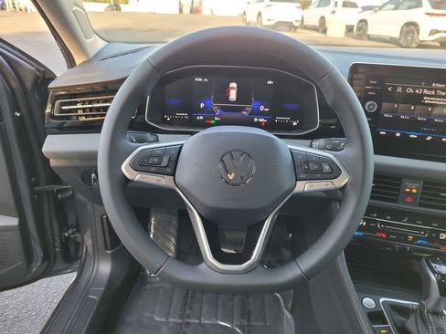 New 2026 Volkswagen Jetta SE FWD image 16