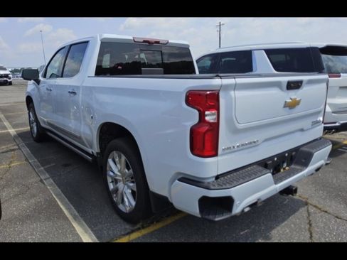 Used 2026 Chevrolet Silverado 1500 High Country AWD/4WD image 3