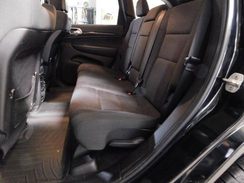 Used 2012 Jeep Grand Cherokee Laredo w/ Laredo E Group image 12